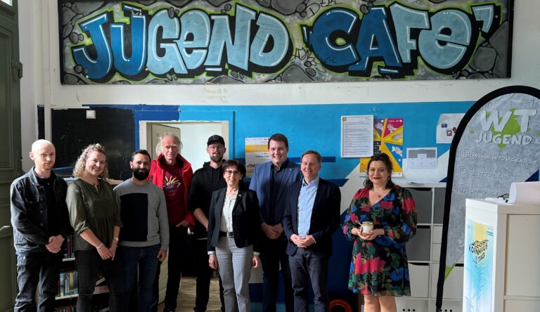 Besuch im Waldshuter Jugendcafé von der Staatssekretärin im Sozialministerium Dr. Ute Leidig und Niklas Nüssle MdL